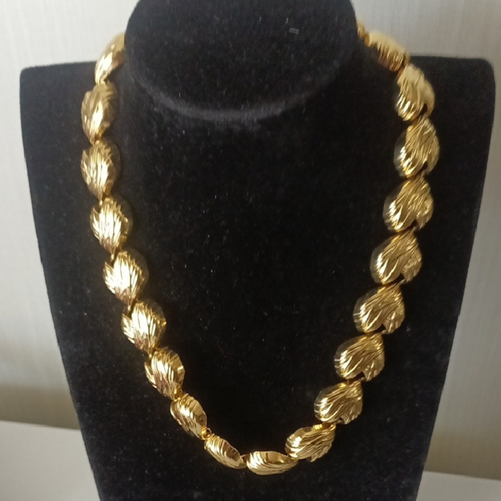 Timeless Adjustable Elegant Gold Leaf Necklace - image 3